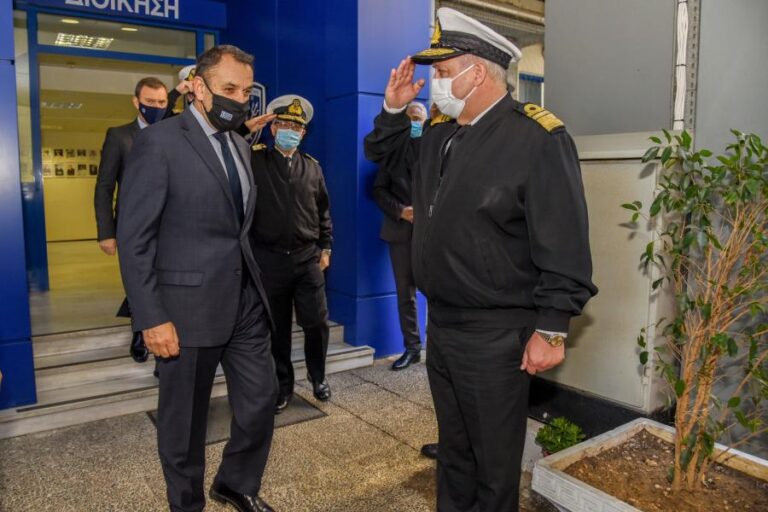 Επίσκεψη ΥΕΘΑ Νικόλαου Παναγιωτόπουλου στα Στρατιωτικά Νοσοκομεία