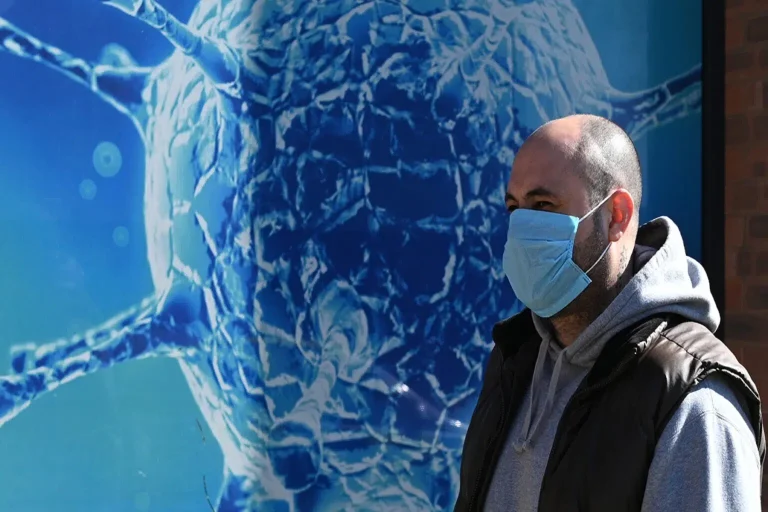 Τι γνωρίζουμε για την υποπαραλλαγή της όμικρον.. από τον Ηλία Μόσιαλο